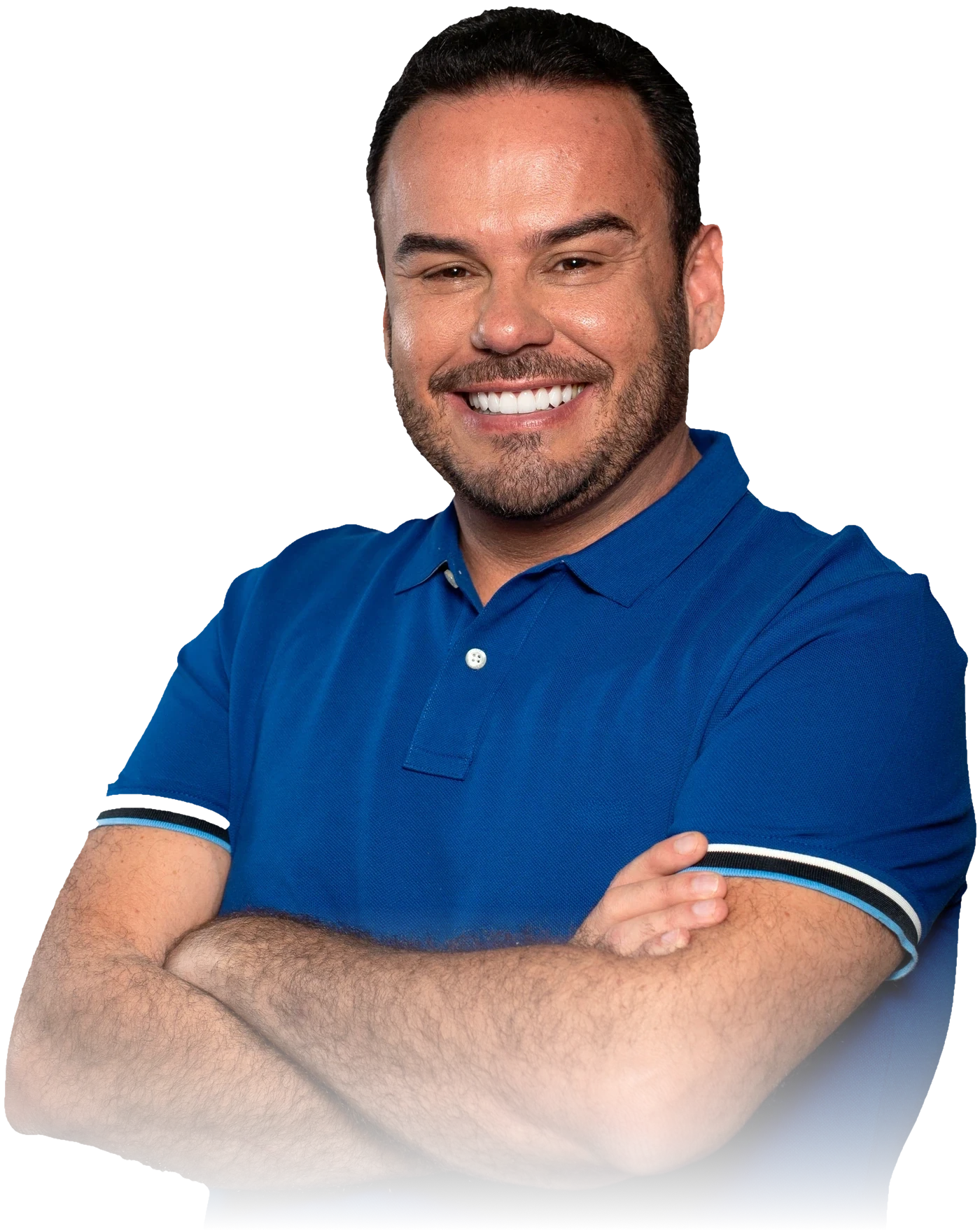 Denninho Silva, deputado estadual do Espírito Santo, de braços cruzados